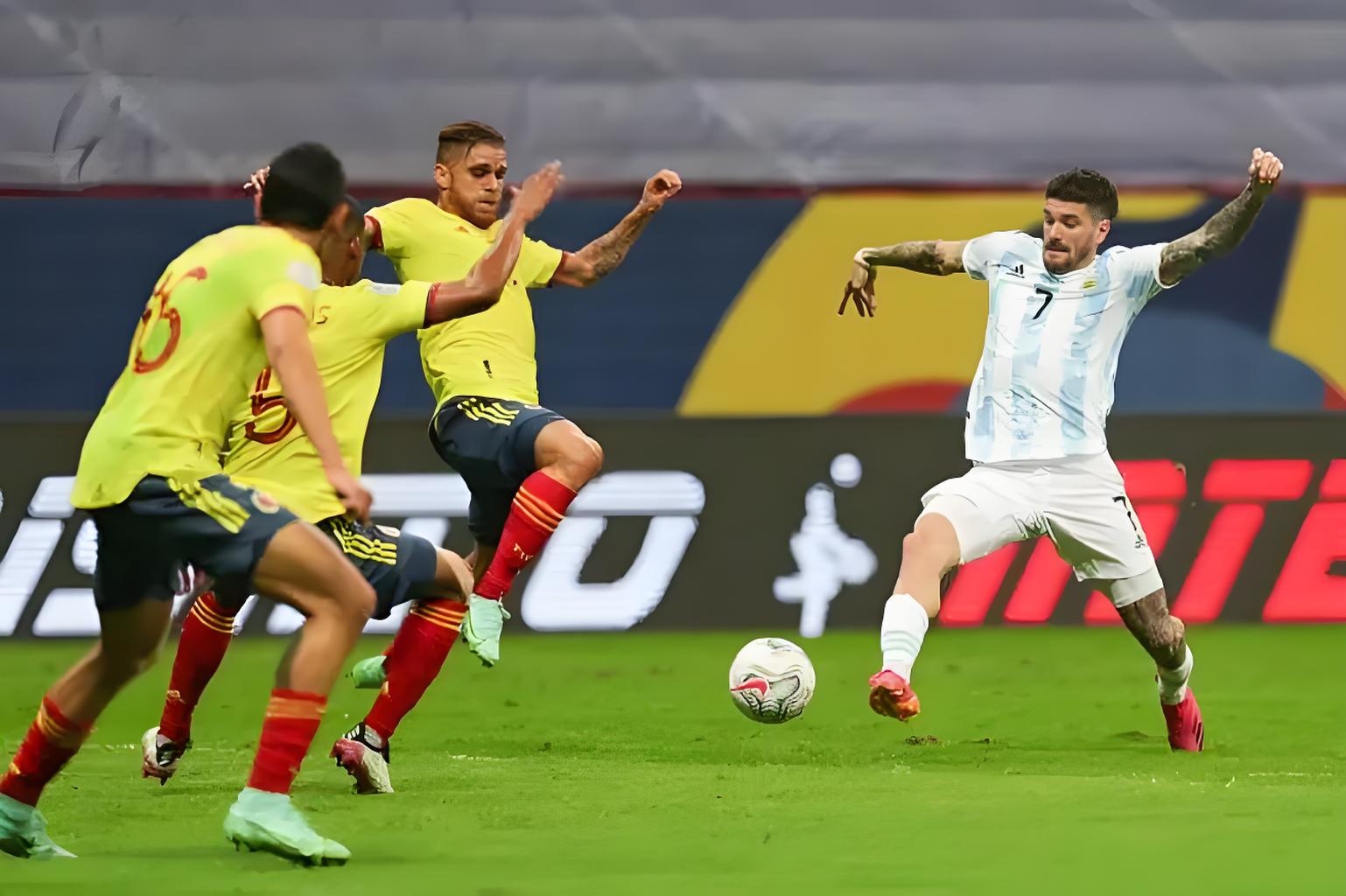 西班牙横扫阿根廷，卡瓦哈尔关键制胜