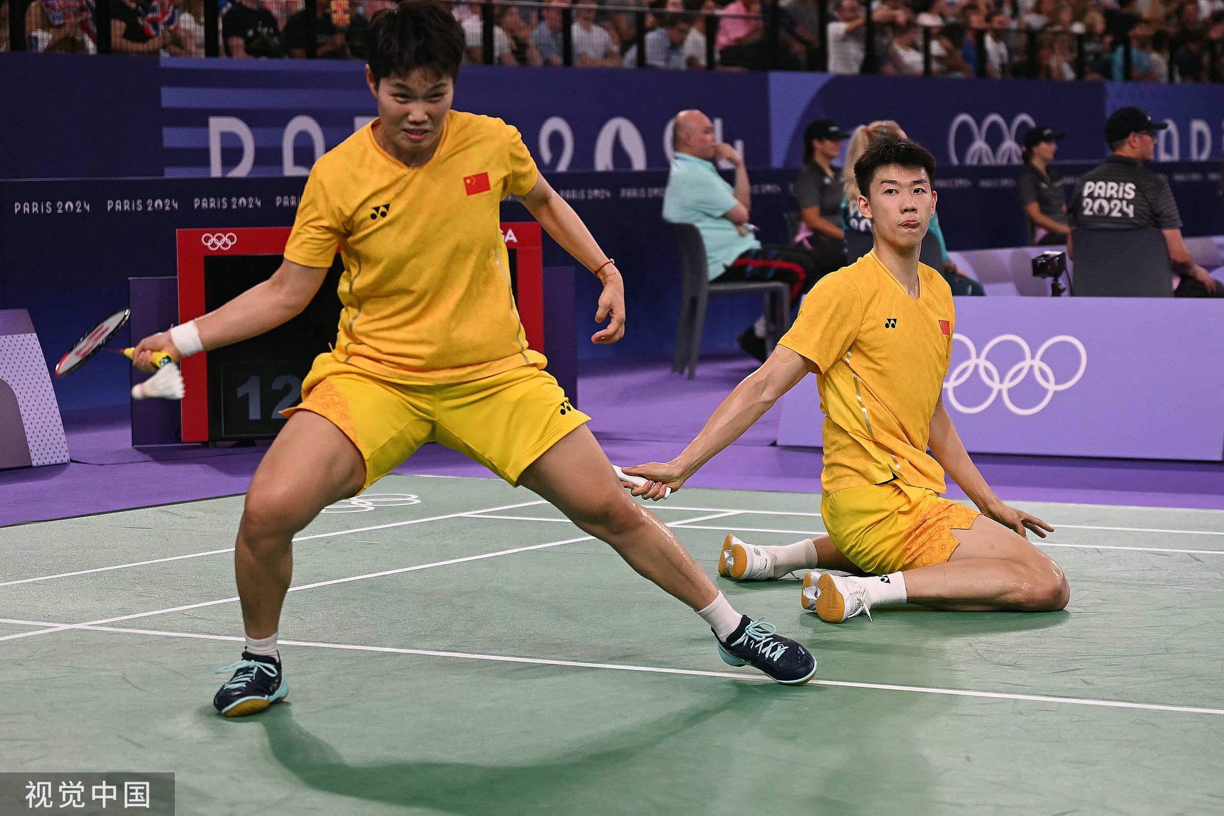 法国队完胜马来西亚队,黄鸭组合带队取胜 法国队完胜马来西亚队,黄鸭组合带队取胜