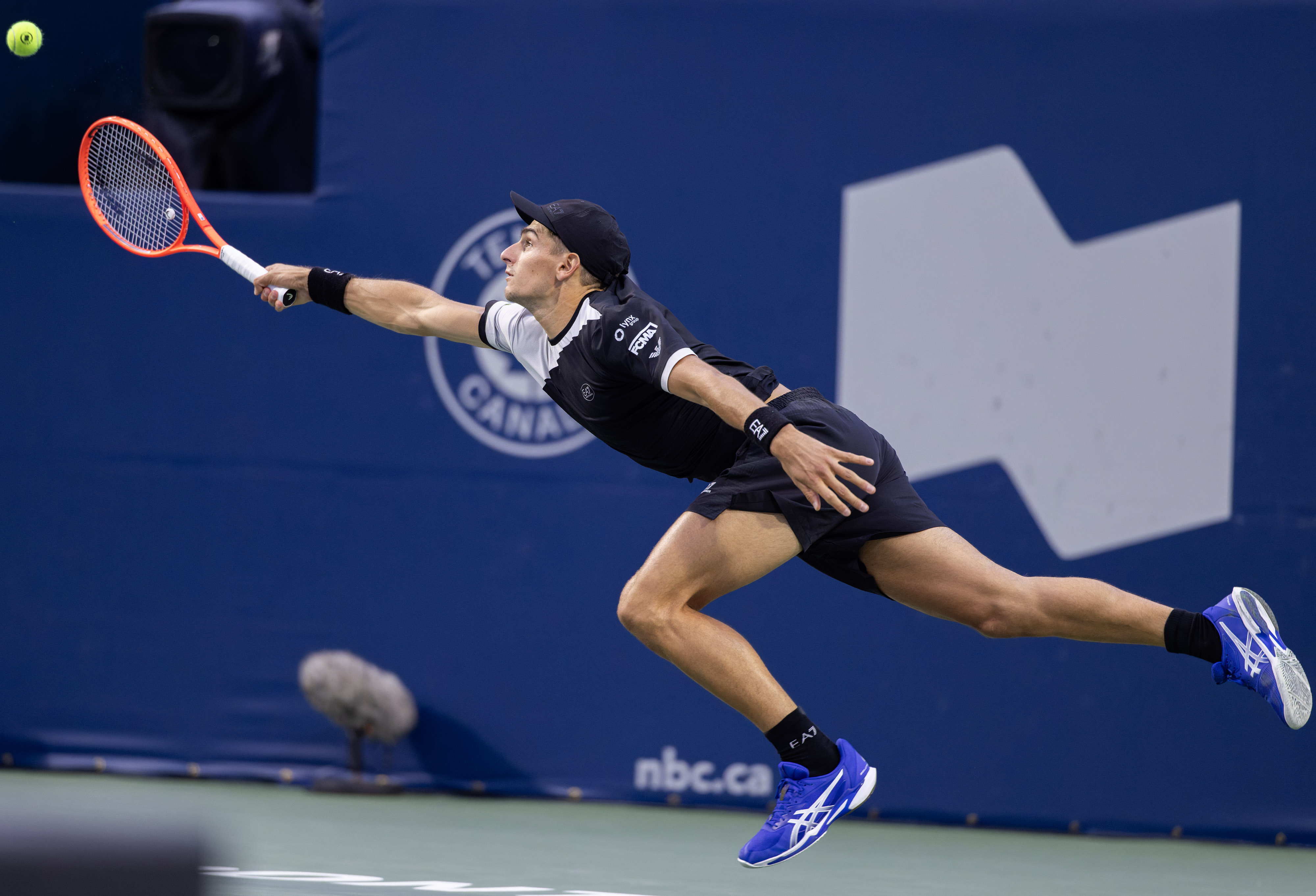 拉沃尔杯力克戴维斯杯,兹维列夫刷新纪录 拉沃尔杯力克戴维斯杯,兹维列夫刷新纪录