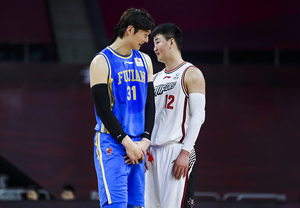 四川队横扫辽宁队,王哲林惊艳四座 四川队横扫辽宁队,王哲林惊艳四座