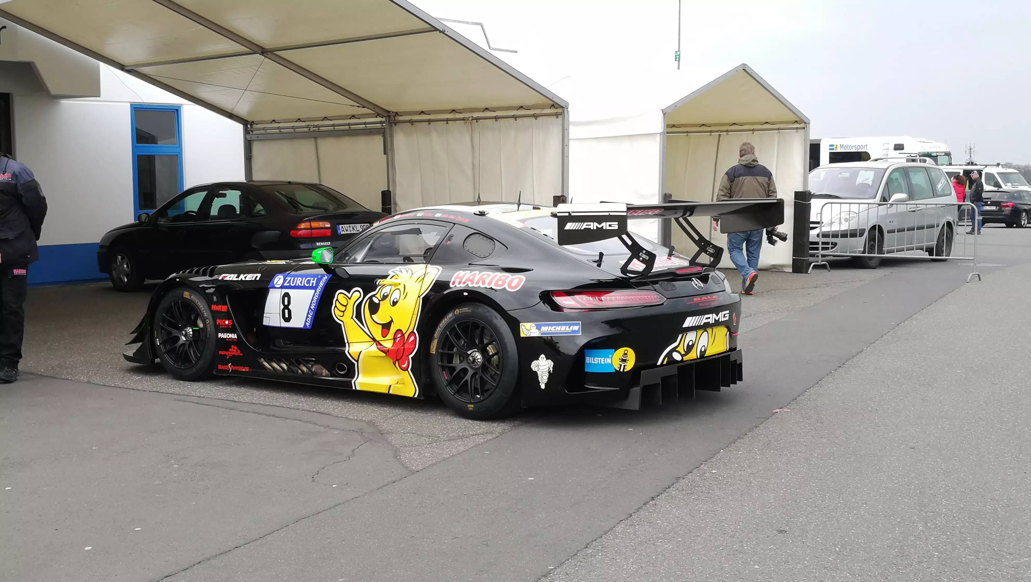 阿斯顿马丁鏖战雷诺车队，拉塞尔刷新纪录