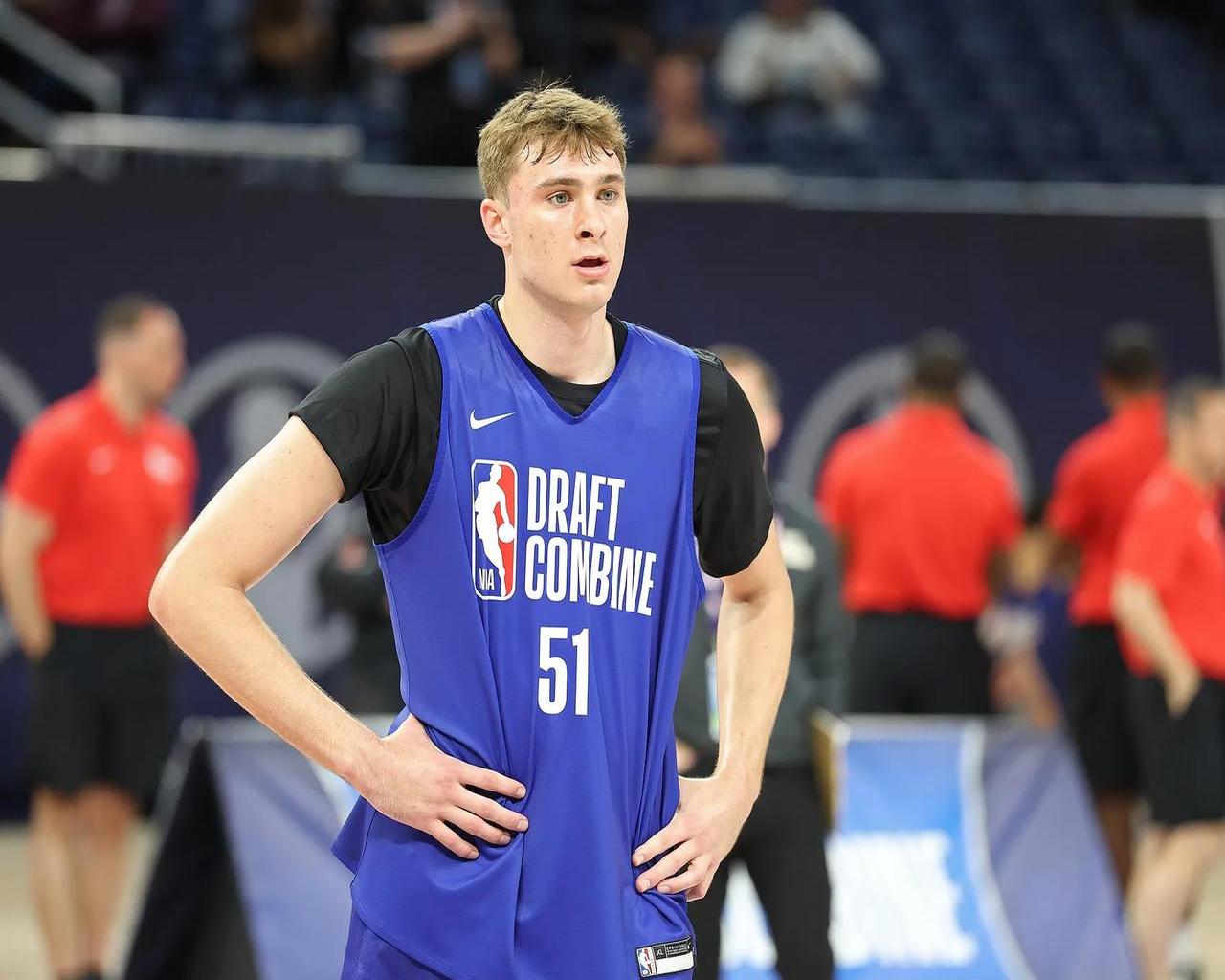 独行侠翻盘尼克斯，范弗利特关键制胜