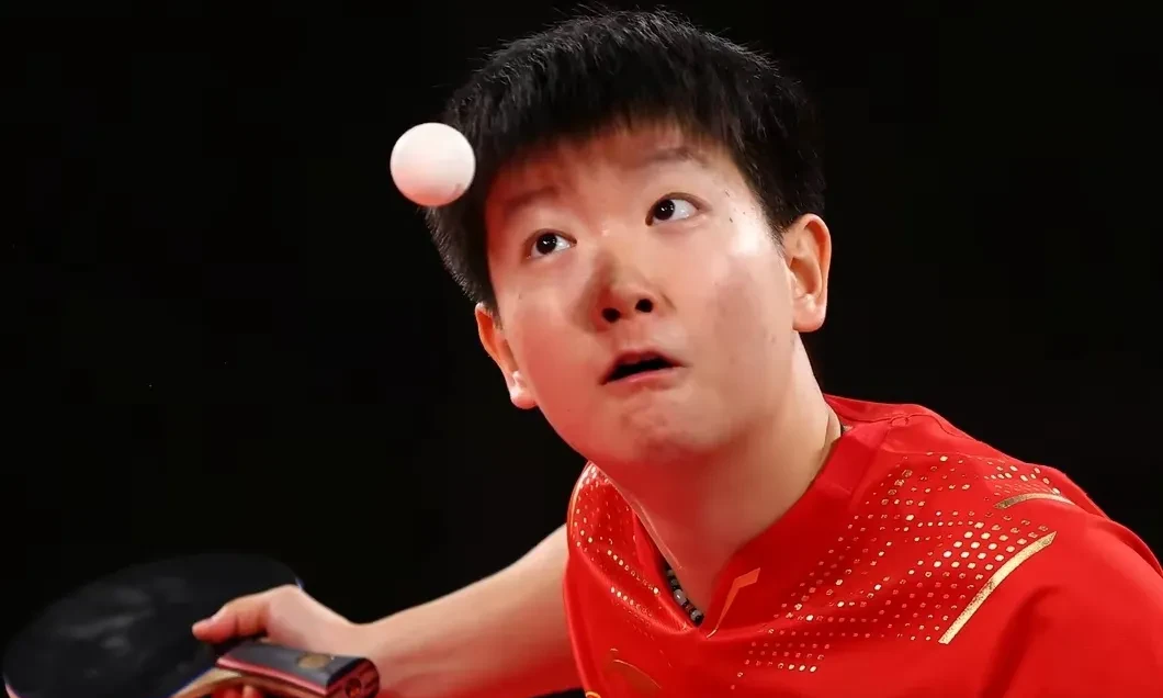 日本乒乓球队横扫英国乒乓球队，波尔三分雨点燃全场