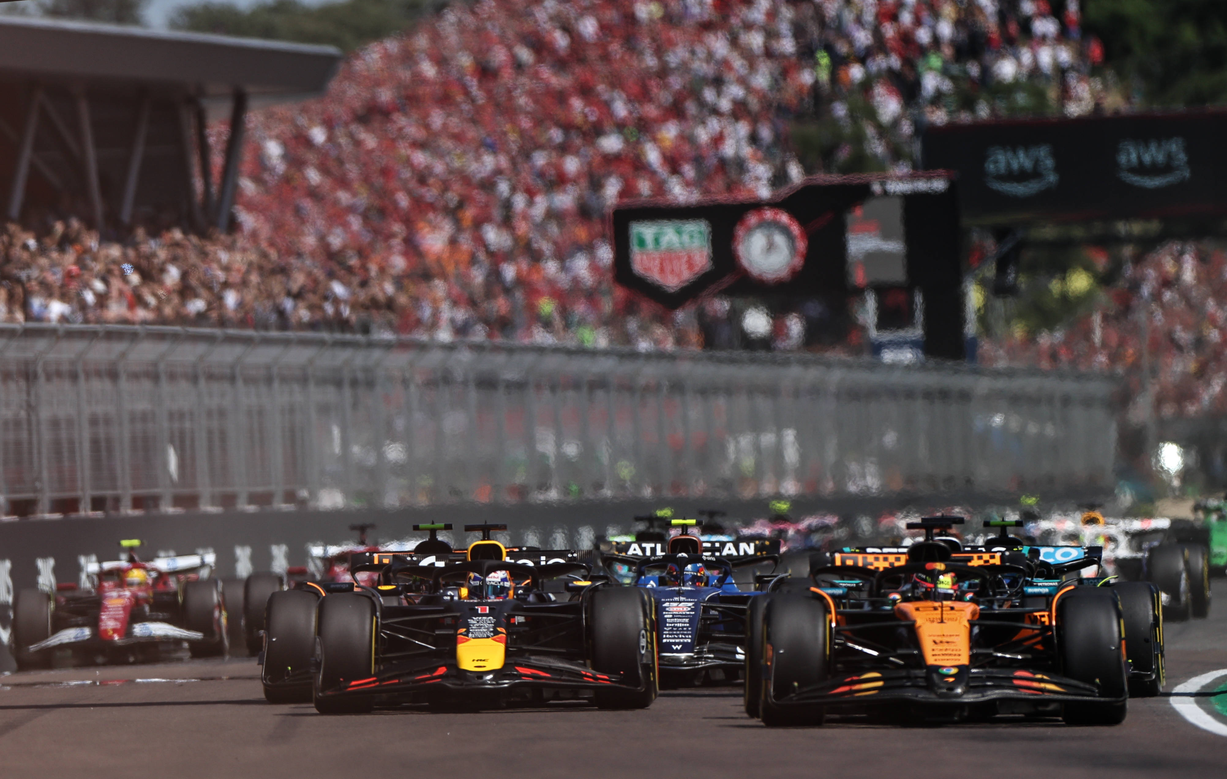 红牛二队横扫梅赛德斯，汉密尔顿刷新纪录