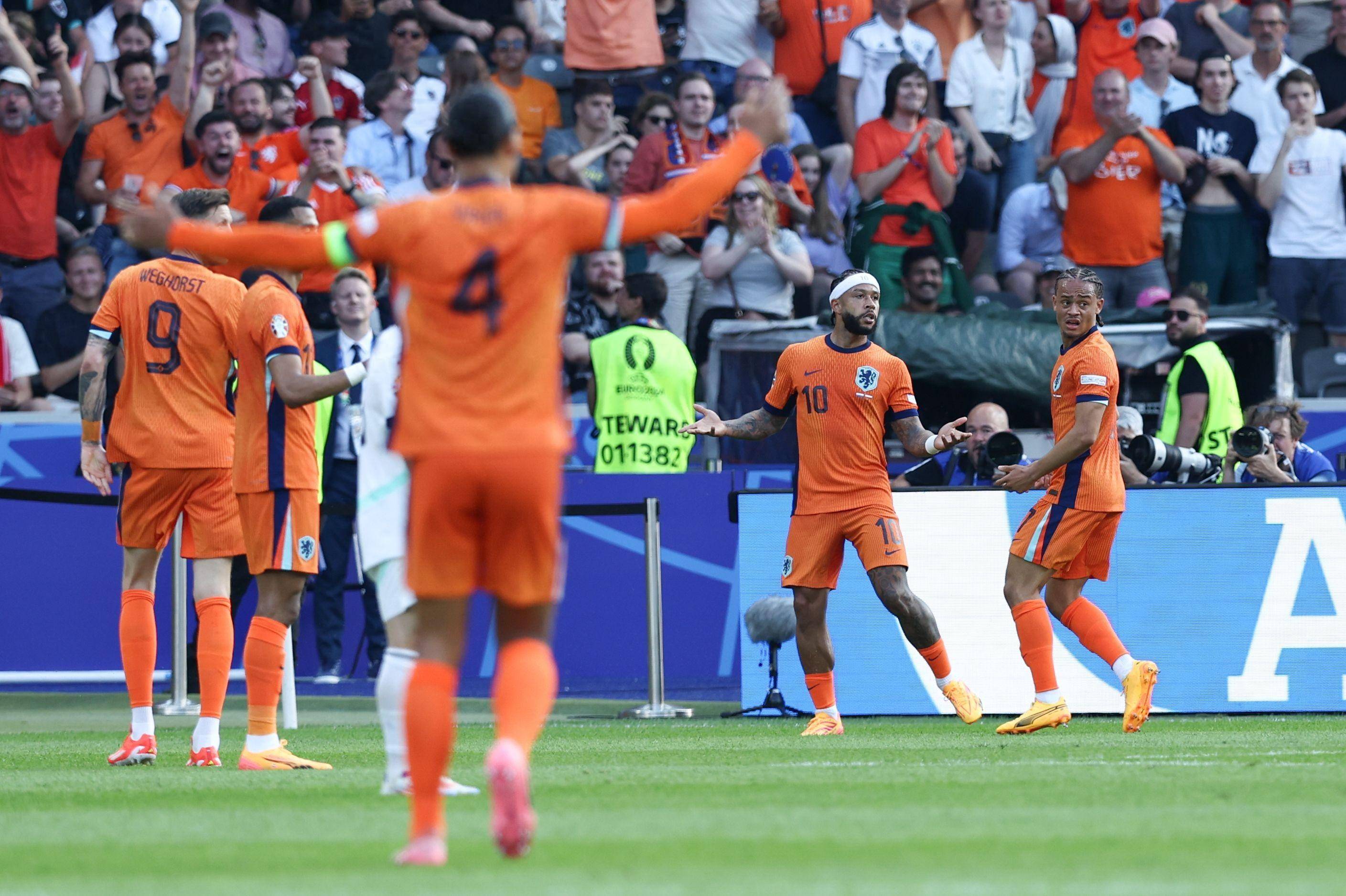 荷兰战胜克罗地亚,稳居小组第一 荷兰战胜克罗地亚,稳居小组第一