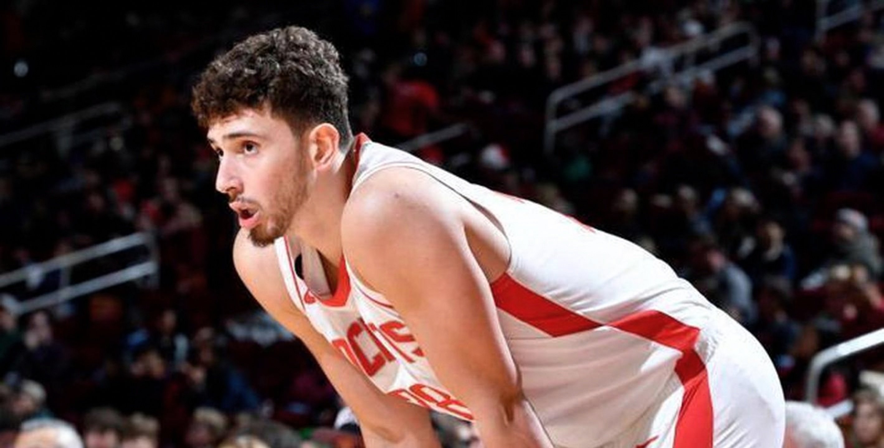 火箭完胜国王，拉文统治全场