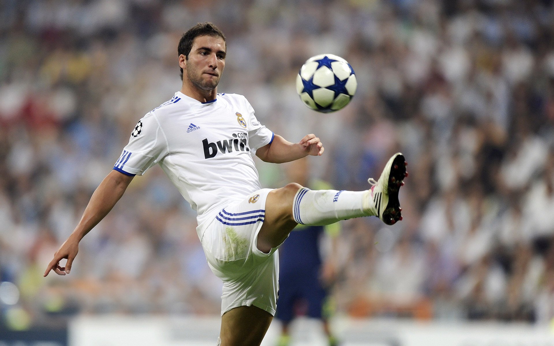 世纪对决,皇马铁骑冲垮摩纳哥,世界排名争夺战迎来分水岭